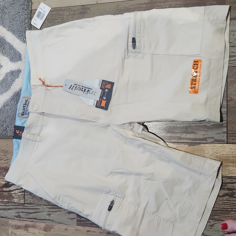 Men's shorts NWT